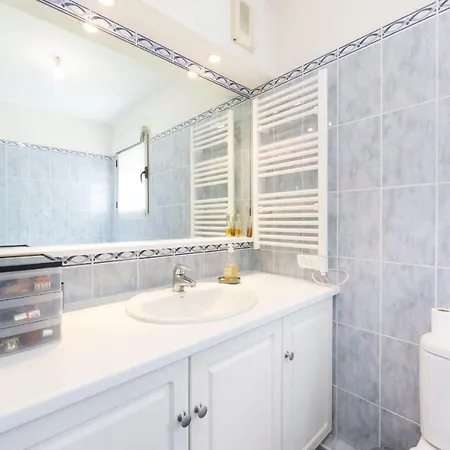 Salvy 2 Bedrooms Near The 300 Meters