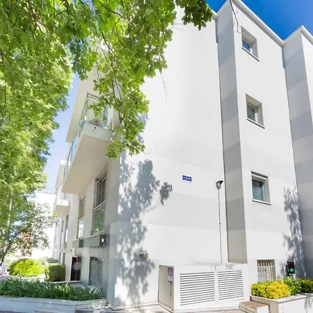 Appartamento Salvy 2 Bedrooms Near The 300 Meters