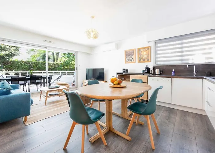 Salvy 2 Bedrooms Near The 300 Meters Апартаменти *