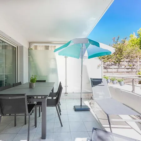 Salvy 2 Bedrooms Near The 300 Meters