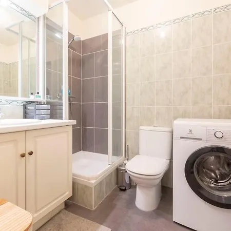 Lägenhet Salvy 2 Bedrooms Near The 300 Meters Antibes