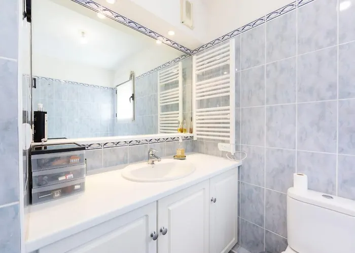 Salvy 2 Bedrooms Near The 300 Meters